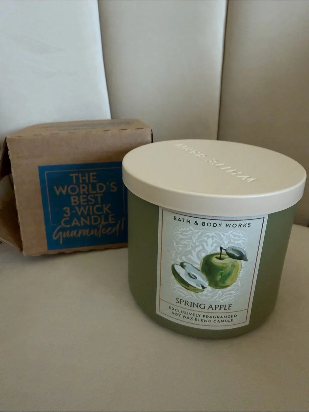 NWT Bath & Body Works 3 Wick Green Spring Apple Jar Wax Candle Home Decor